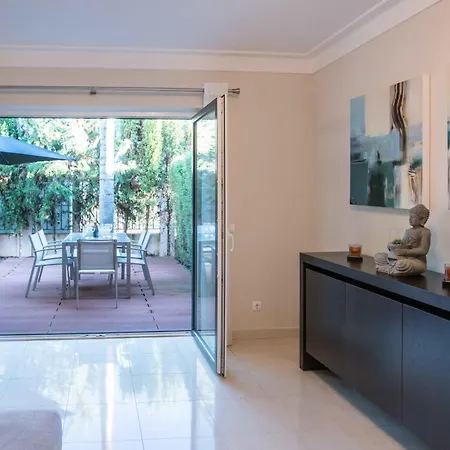 Elegant House With Pool By Homing *