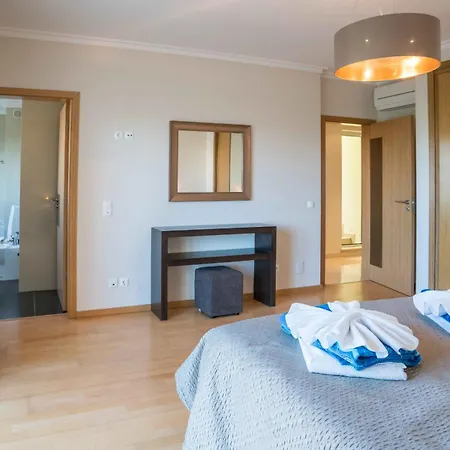 Elegant House With Pool By Homing Portimão