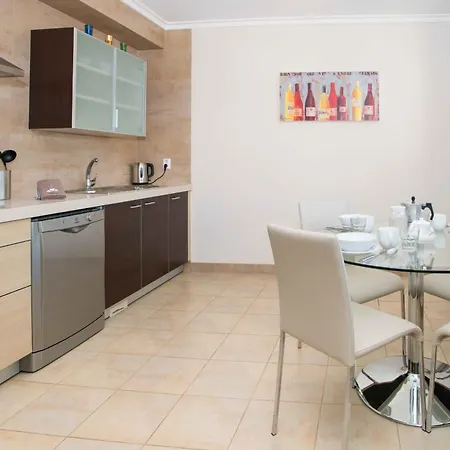 Сasa de vacaciones Elegant House With Pool By Homing