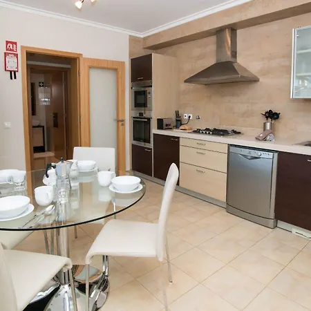 Elegant House With Pool By Homing Сasa de vacaciones *