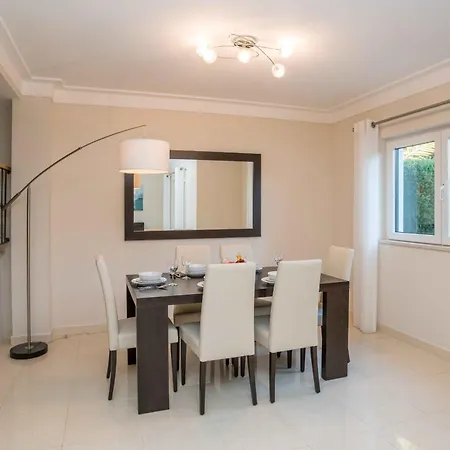 Elegant House With Pool By Homing Сasa de vacaciones Portimão